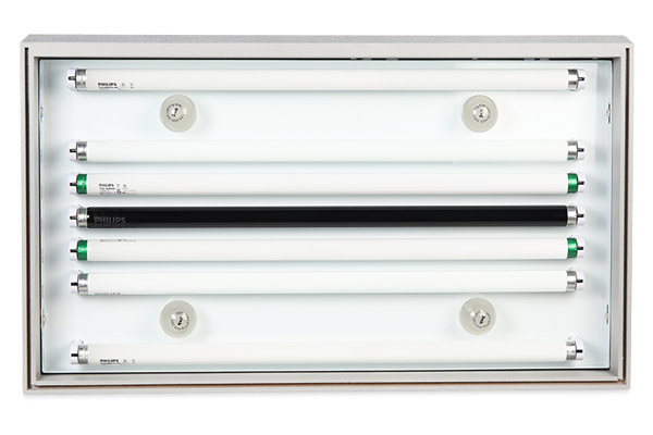 對色燈箱的燈管如何排列？