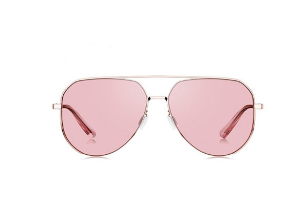 標(biāo)準(zhǔn)光源箱評(píng)定太陽鏡的顏色