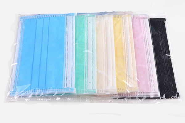 在標(biāo)準(zhǔn)光源條件下檢測(cè)口罩的顏色