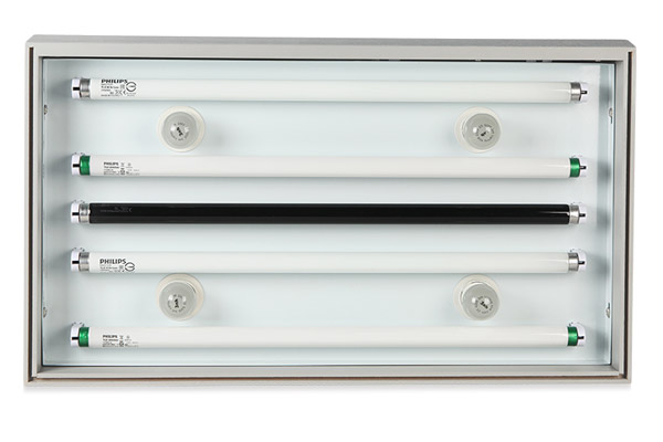 對色燈管一閃一閃怎么解決？