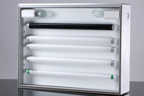 標準對色燈管是怎么工作的？標準對色燈管的型號有哪些？