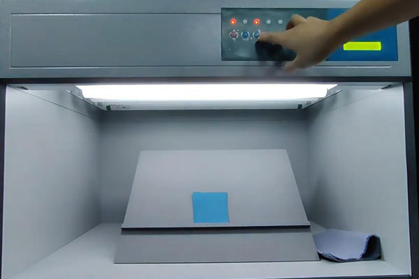 購買D65標(biāo)準(zhǔn)光源箱時怎么檢查其密封性？