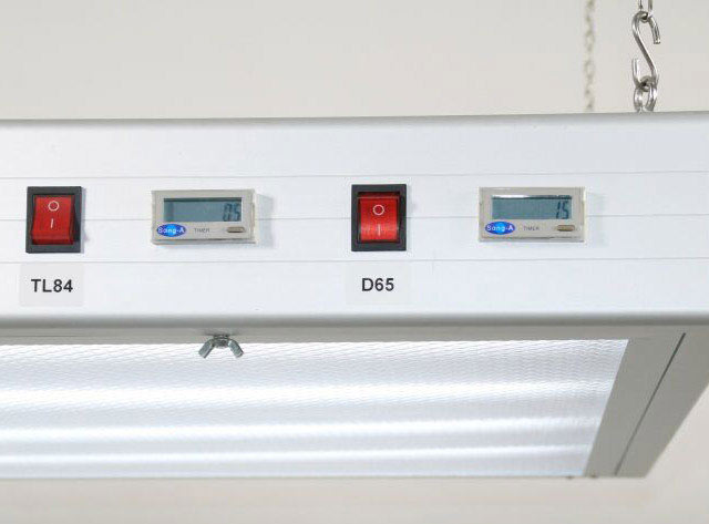 標準D65光源是冷光源嗎？有什么作用？