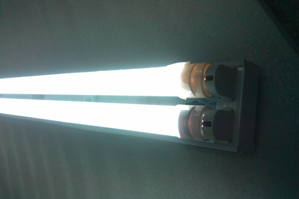 日光燈是不是標準光源？日光燈和標準光源的應用 